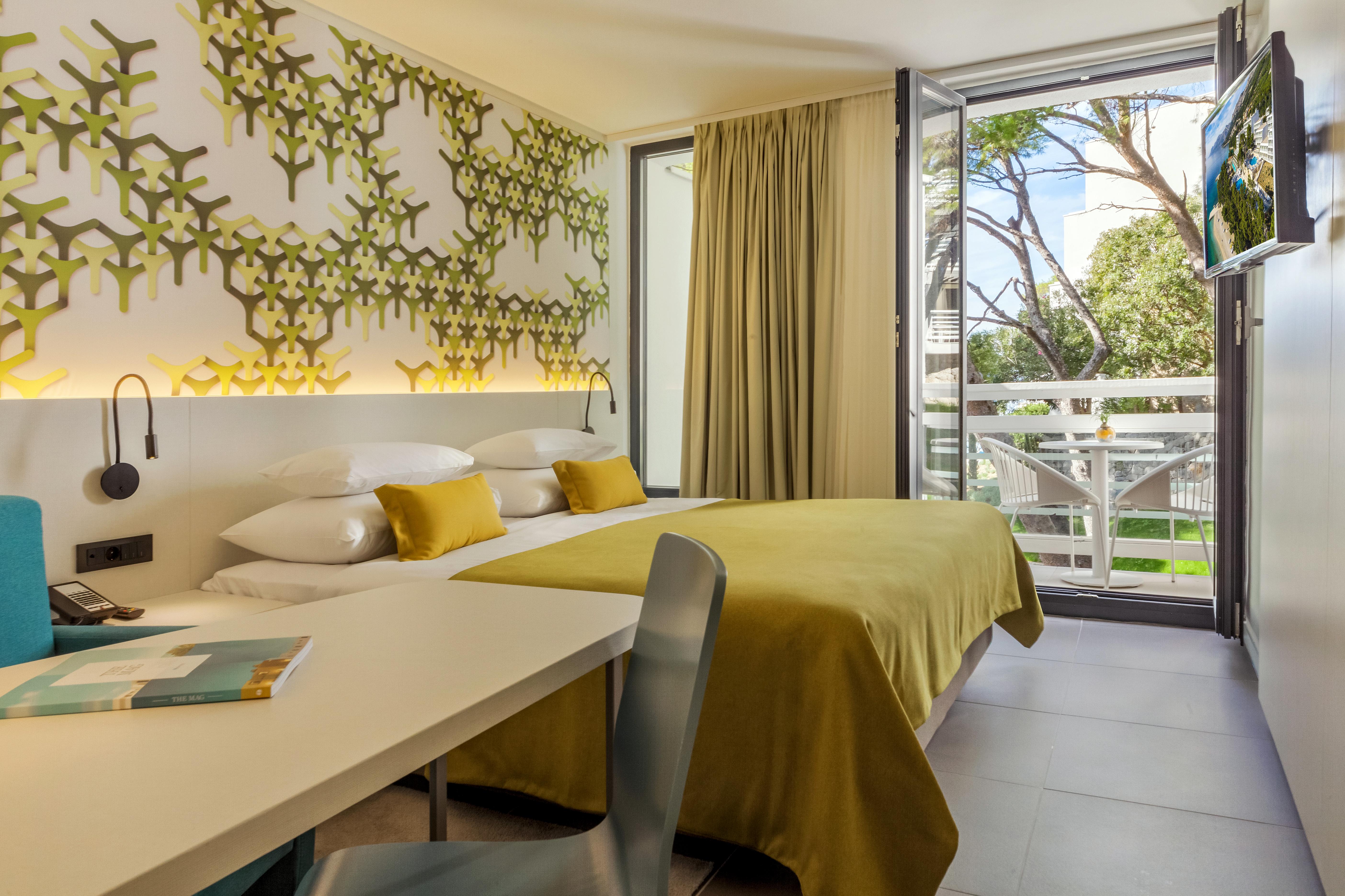 Hotel Bluesun Mala Berulia 4*